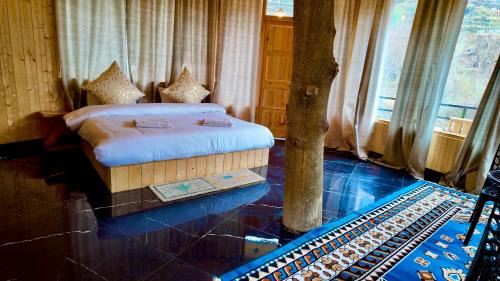 Jibhi Ski Chalet | Riverfront Treehouse Jibhi