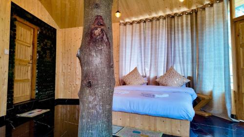 Jibhi Ski Chalet | Riverfront Treehouse Jibhi