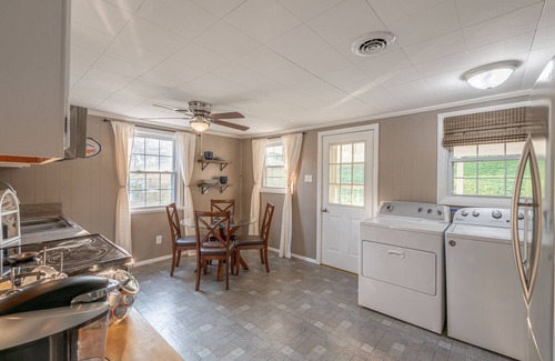Bluff City House | Riverfront- Upper Unit | Dock | Firepit | Hot Tub | Wi-Fi
