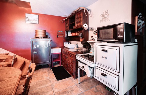 Colfax House | Riverfront Views!