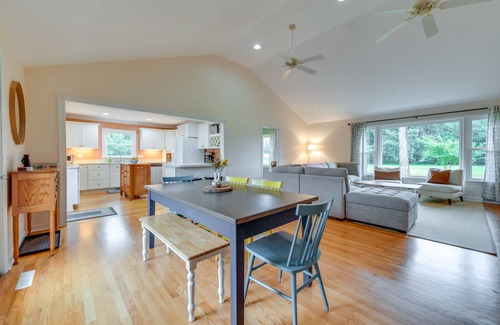 Weems House | Riverfront Virginia Home - Dock, Fire Pit & Kayaks