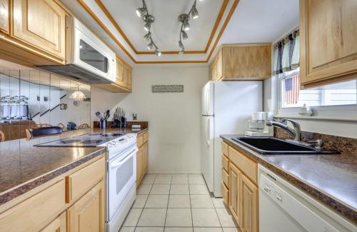 Welaka Apartment | Riverfront Weleka Condo with Dock and Pool Access