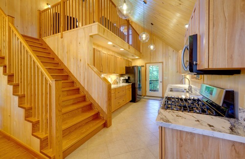Marlinton Cabin | Riverfront West Virginia Cabin w/Screened-In Deck
