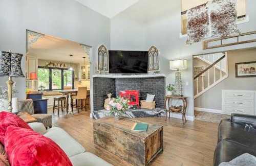 Zanesville House | Riverfront Zanesville Getaway with Private Bar!