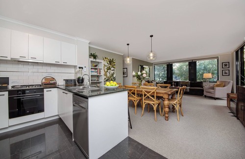Southbank Apartment | Rivergarden Apartment