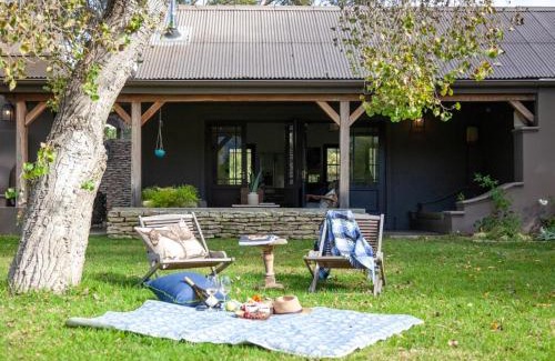Stanford House | Rivergate Guest Farm