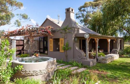 Stanford House | Rivergate Guest Farm