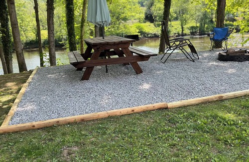 Alderson House | RiverGene River Camp: 2br,1bth Private River Access