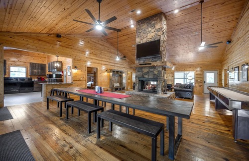Broken Bow Cabin | Riverhawk at Lazy River Retreat on Mt Fork River