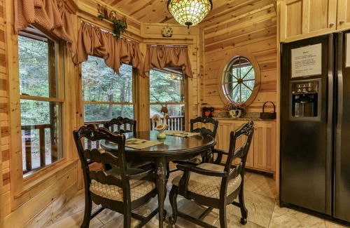 East Ellijay Cabin | Riverhouse | Ellijay, GA