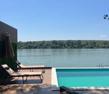Stari Banovci Villa | Riverhouse PIER