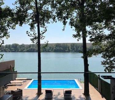 Stari Banovci Villa | Riverhouse PIER
