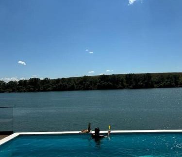 Stari Banovci Villa | Riverhouse PIER