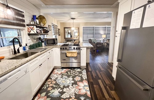 Macon Apartment | RiverHouse - SamFrank (Unit A) - 1BD/1BA with Carport - Near Amerson River Park