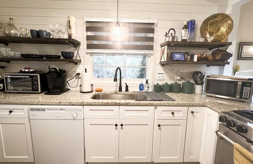 Macon Apartment | RiverHouse - SamFrank (Unit A) - 1BD/1BA with Carport - Near Amerson River Park