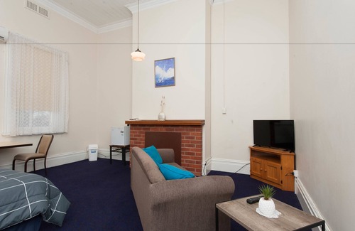 Holbrook Hotel | Riverina Hotel
