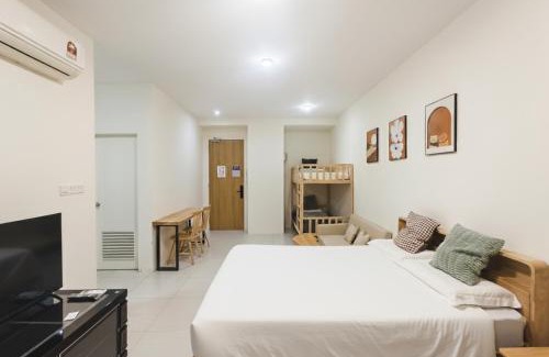 Kuching Apartment | Riverine Diamond 7 RDB Studio CK - Free 1 Parking, Netflix & Cozy Retreat Couples, Families