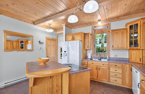 Weldford Ski Chalet | Riverlight Retreat — a cozy riverfront cottage in Browns Yard.