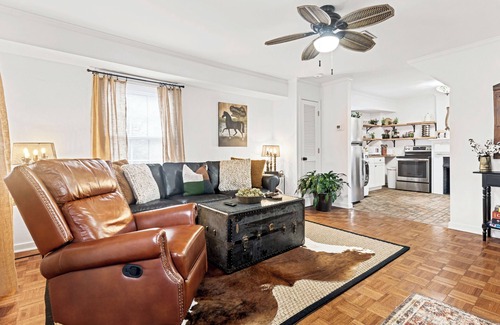 Peakland House | Rivermont Carriage House/1.5 acre Estate/Pets