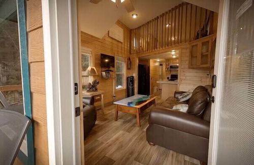 Ashford Cabin | Rivers Edge A River Front cabin with Majestic Mountain View’s