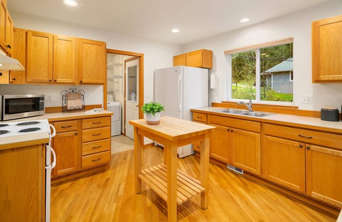 Issaquah House | Rivers Edge Retreat Seattle - Near Snoqualmie Pass Ski Area