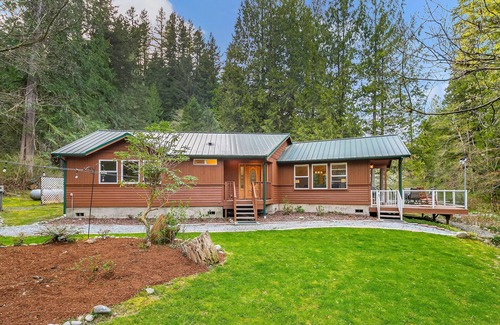 Issaquah House | Rivers Edge Retreat Seattle - Near Snoqualmie Pass Ski Area