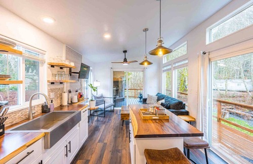 Port Angeles East Cabin | Rivers Edge:river side tiny home