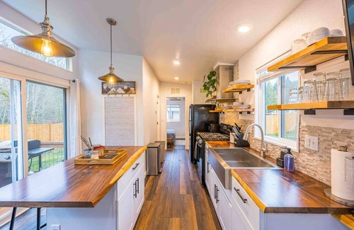 Port Angeles East Cabin | Rivers Edge:river side tiny home