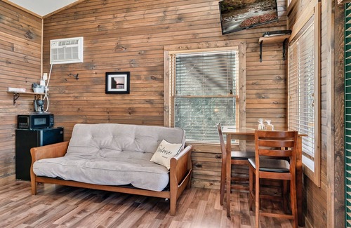 Robbinsville Hotel | Rivers Edge Treehouses