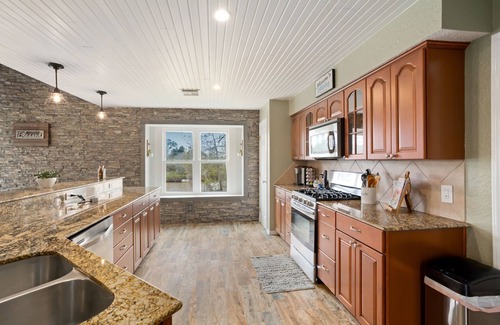 Wild Peach Village House | Riversbend Retreat on the San Bernard River