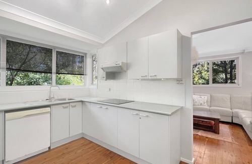 Mossy Point House | Riverside 3-Bed Townhouse with Spacious Deck & BBQ