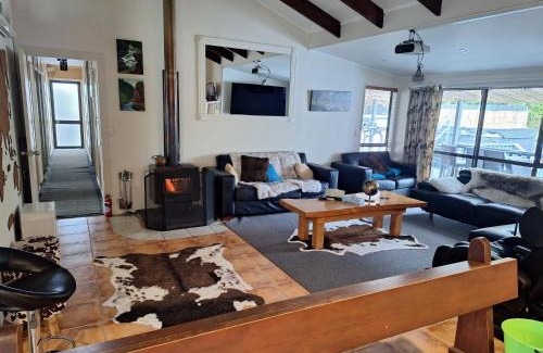 Karangahake House | Riverside Accommodation