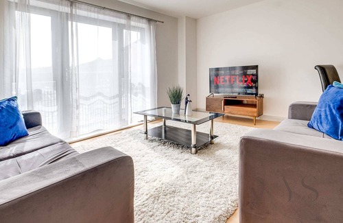 Derby Apartment | Riverside Apartment 2BR - Free Parking - Wi-Fi -Netflix