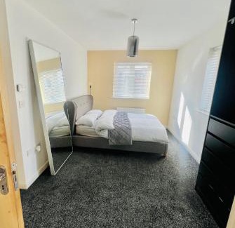 Northampton Apartment | Riverside Apartment