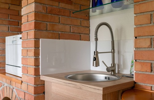 Oehling Apartment | Riverside Apartment in Oed-ohling
