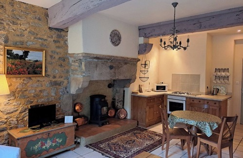 Lanvallay Apartment | Riverside apartment with garden on the port of Dinan