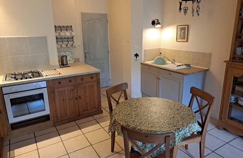 Lanvallay Apartment | Riverside apartment with garden on the port of Dinan