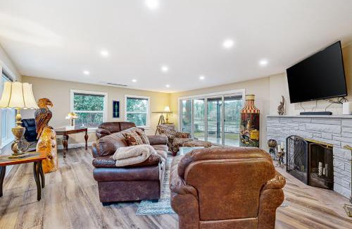 Oak Grove House | Riverside at the Riverhouse