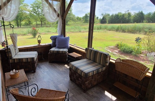 Eureka Springs Cabin | Riverside "Barndominium" w/easy access to water