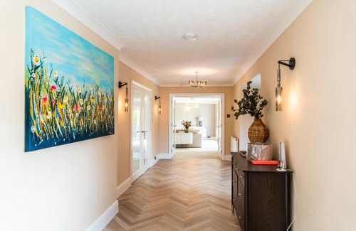 Fifield House | Riverside Bliss in Windsor, 5 Bed, Secure Parking