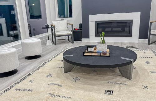 Edwardsville House | Riverside Bliss