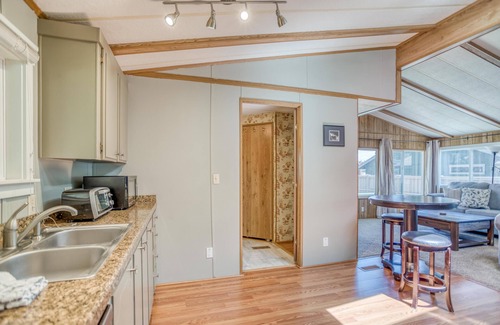 Three Rivers House | Riverside Breeze