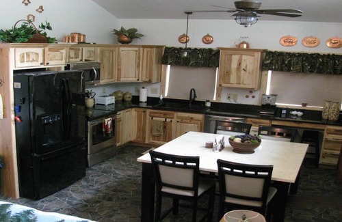 Libby Cabin | Riverside Cabin adjacent to Kootenai National Forest with Mountain View