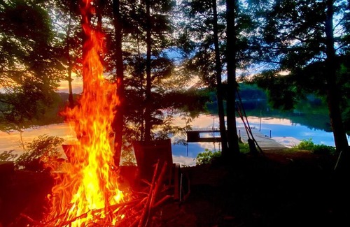 Chelsea Ski Chalet | Riverside Cabin by GatineauPark/NordikSpa... 17min to Ottawa