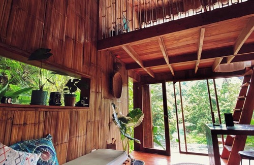Lazi Cabin | Riverside Cabin near Cambugahay Falls With kitchen