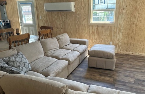 Pineville Cabin | Riverside cabin