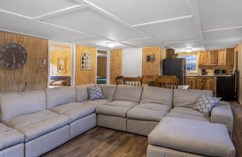 Pineville Cabin | Riverside cabin