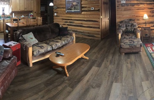 Thermopolis Cabin | Riverside Cabin W/Hot Tub Near Fly Fishing And Hot Springs