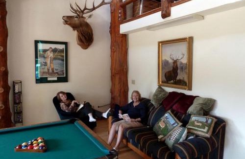 Cascade House | Riverside Cabin with Rare Claw-Foot Bathtub, Montana