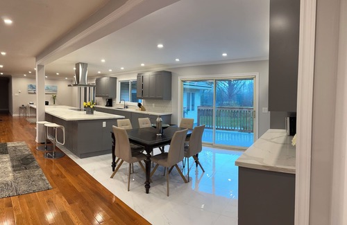 Foxboro House | Riverside Charming Bungalow - Nature Retreat